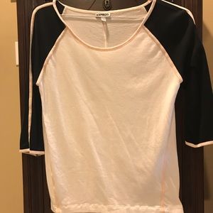 Cute small Express quarter length top